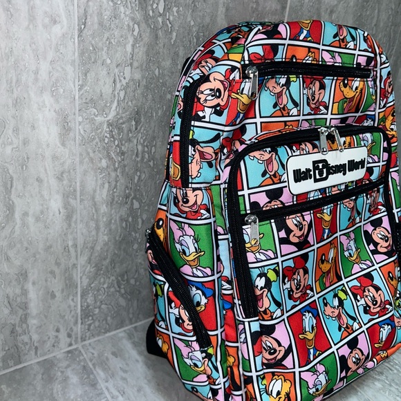 Disney traveler backpack like new ! - Picture 2 of 9